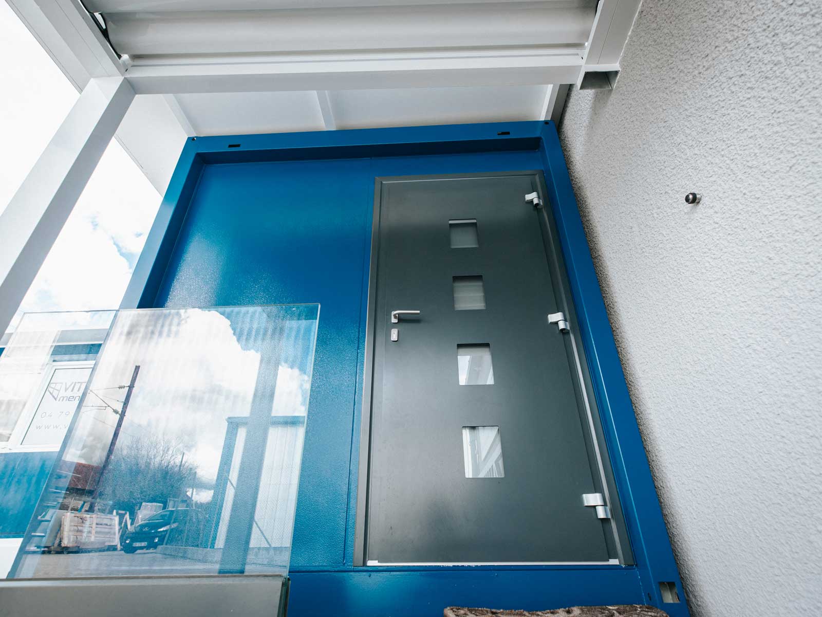 PORTE EN ALUMINIUM