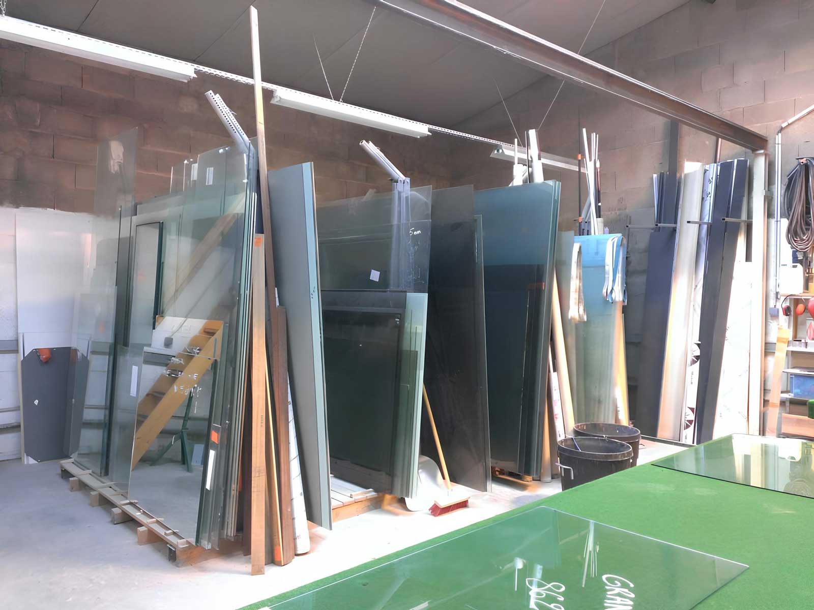 ATELIER DE L'ENTREPRISE VITRAIX À AIX-LES-BAINS